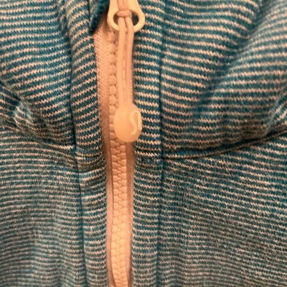Vintage Lululemon Scuba Hoodie with stripes size 6 - Picture 3 of 3